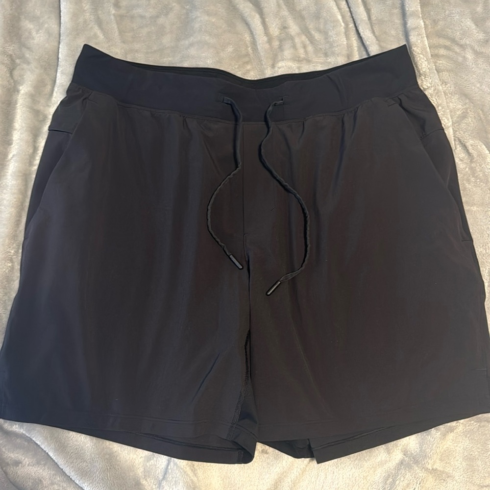 Lululemon men’s XL shorts